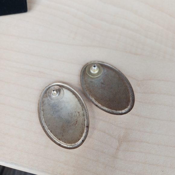 Vintage Elegant White Enamel And Gold Tone Oval Peirced Earrings MCM Large - Picture 5 of 8